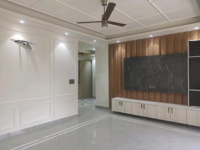 4 BHK Independent Builder Floor in Green Field Colony for resale Faridabad. The reference number is 20043544