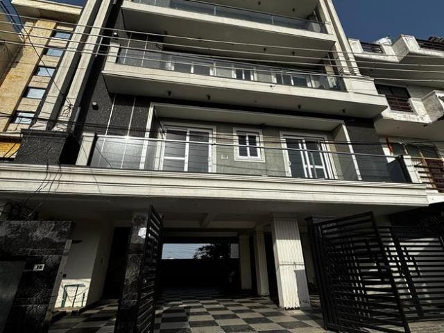 4 BHK Independent Builder Floor in Green Field Colony for resale Faridabad. The reference number is 20288365
