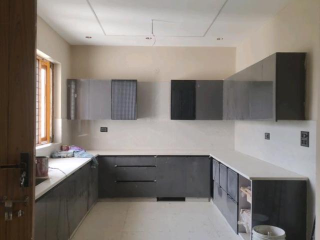 4 BHK Independent Builder Floor in Green Field Colony for resale Faridabad. The reference number is 20665690