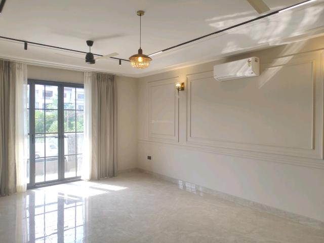 4 BHK Independent Builder Floor in Green Field Colony for resale Faridabad. The reference number is 20605942
