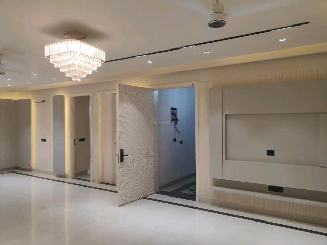 4 BHK Independent Builder Floor in Green Field Colony for resale Faridabad. The reference number is 20636310