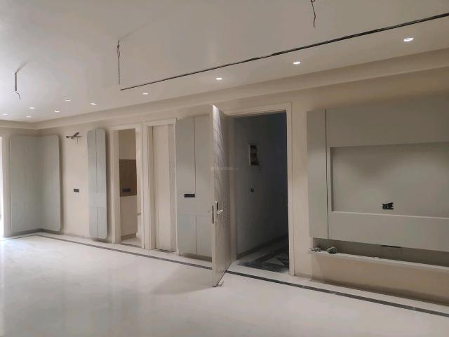 4 BHK Independent Builder Floor in Green Field Colony for resale Faridabad. The reference number is 20636435