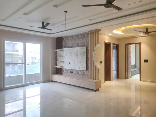 4 BHK Independent Builder Floor in Green Field Colony for resale Faridabad. The reference number is 20755706