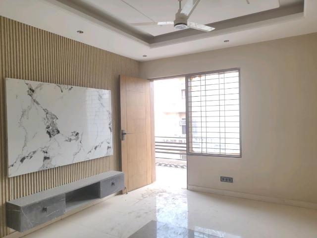 4 BHK Independent Builder Floor in Green Field Colony for resale Faridabad. The reference number is 20768226