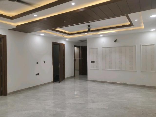 4 BHK Independent Builder Floor in Green Field Colony for resale Faridabad. The reference number is 20935372