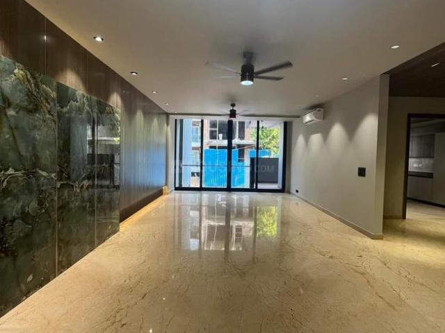 4 BHK Independent Builder Floor in Green Park for resale New Delhi. The reference number is 16368398