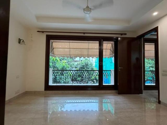 4 BHK Independent Builder Floor in Green Park for resale New Delhi. The reference number is 20878661