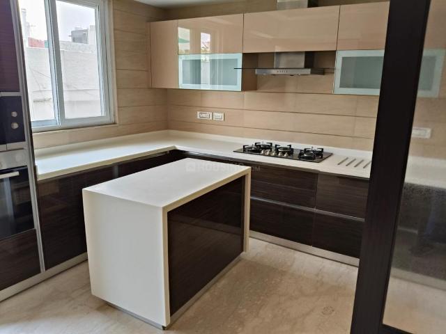 4 BHK Independent Builder Floor in Hauz Khas for rent New Delhi. The reference number is 20560083