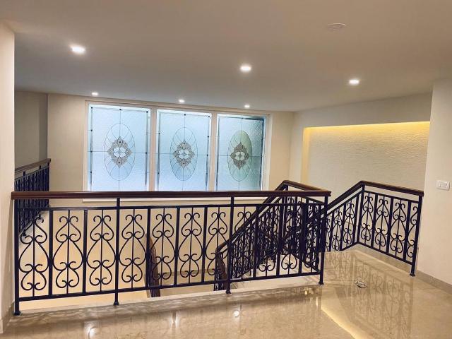 4 BHK Independent Builder Floor in Hauz Khas for resale New Delhi. The reference number is 4679134