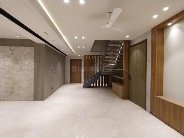 4 BHK Independent Builder Floor in Hauz Khas for resale South Delhi. The reference number is 17024603