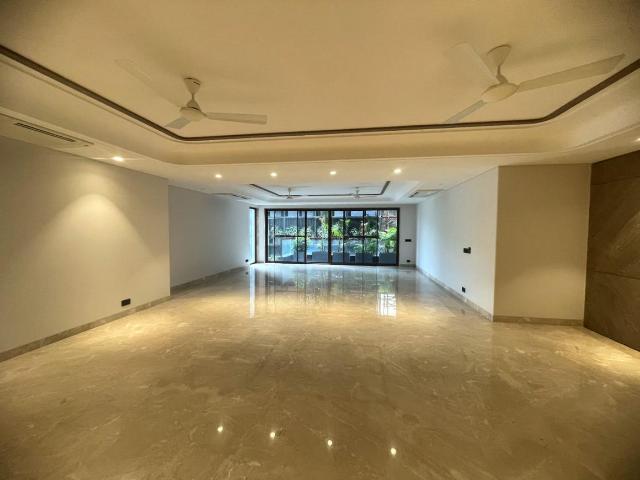 4 BHK Independent Builder Floor in Hauz Khas for resale New Delhi. The reference number is 19100081