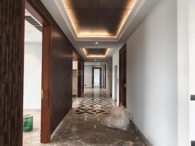 4 BHK Independent Builder Floor in Hauz Khas for resale New Delhi. The reference number is 20396505