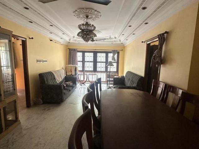 4 BHK Independent Builder Floor in Jodhpur Park for resale Kolkata. The reference number is 20204047
