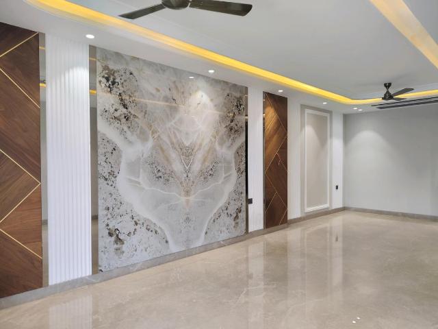 4 BHK Independent Builder Floor in Kailash Colony for resale New Delhi. The reference number is 18238487
