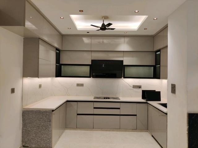 4 BHK Independent Builder Floor in Kaushambi for resale Ghaziabad. The reference number is 18847596