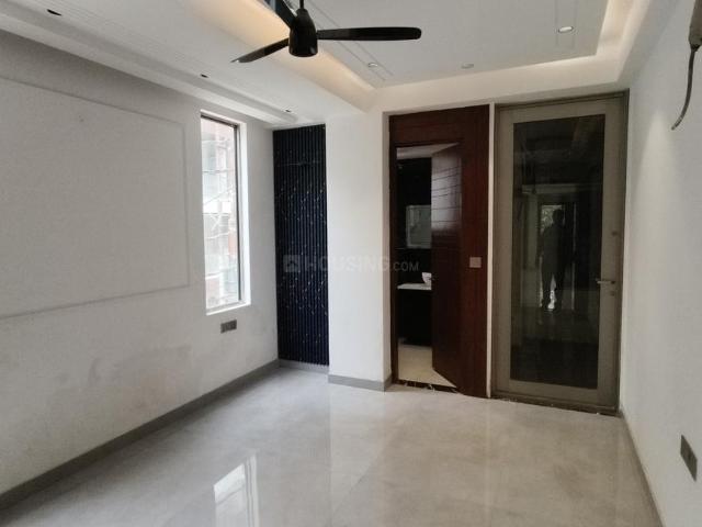 4 BHK Independent Builder Floor in Kaushambi for resale Ghaziabad. The reference number is 20587075