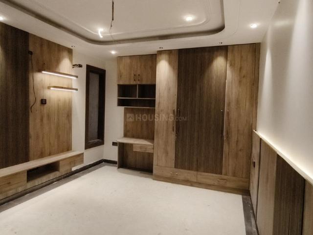 4 BHK Independent Builder Floor in Kaushambi for resale Ghaziabad. The reference number is 20587180