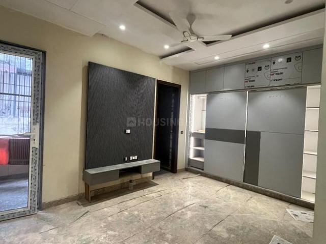 4 BHK Independent Builder Floor in Kirti Nagar for resale New Delhi. The reference number is 20116911