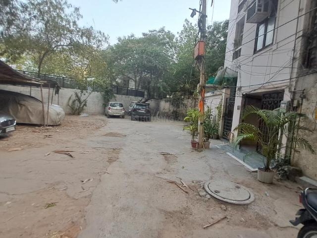 4 BHK Independent Builder Floor in Laxmi Nagar for resale New Delhi. The reference number is 14686827