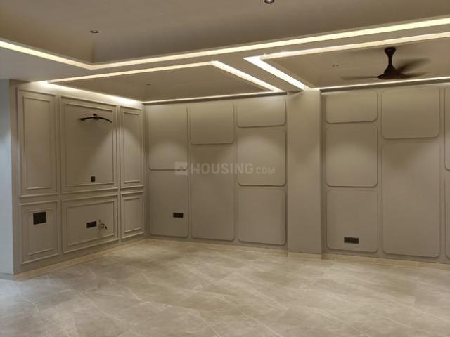 4 BHK Independent Builder Floor in Laxmi Nagar for resale New Delhi. The reference number is 15988597