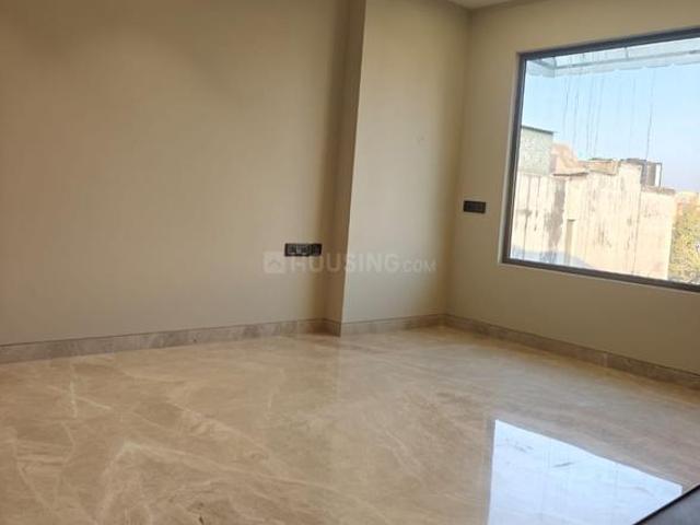 4 BHK Independent Builder Floor in Punjabi Bagh for rent New Delhi. The reference number is 19987619