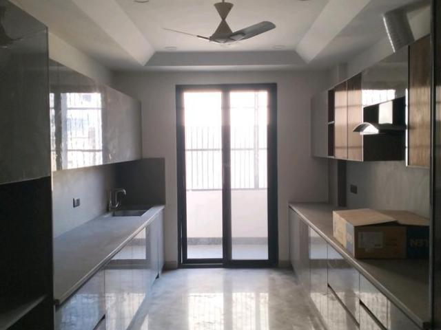 4 BHK Independent Builder Floor in Punjabi Bagh for rent New Delhi. The reference number is 19066769