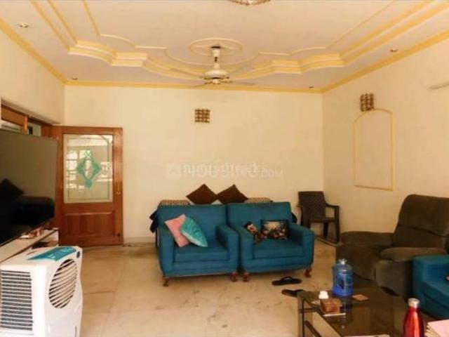 4 BHK Independent Builder Floor in Punjabi Bagh for rent New Delhi. The reference number is 20454566