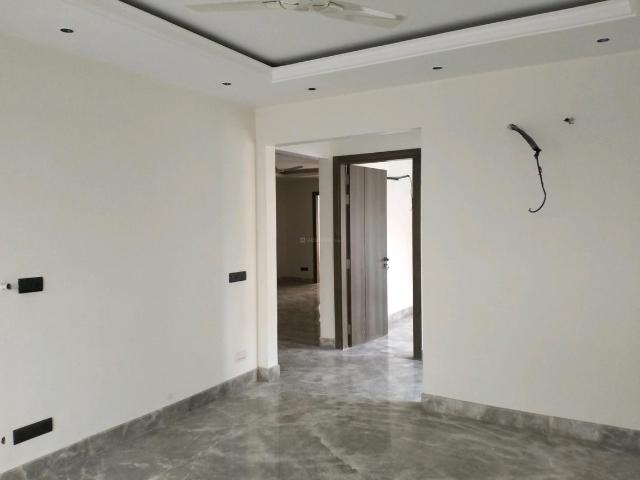 4 BHK Independent Builder Floor in Punjabi Bagh for resale New Delhi. The reference number is 18432465