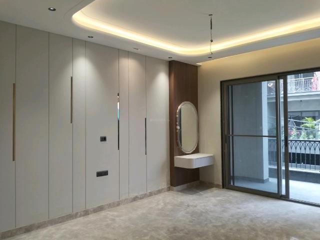 4 BHK Independent Builder Floor in Punjabi Bagh for resale New Delhi. The reference number is 19554901