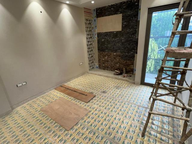 4 BHK Independent Builder Floor in Punjabi Bagh for resale New Delhi. The reference number is 20145886