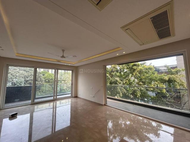 4 BHK Independent Builder Floor in Punjabi Bagh for resale New Delhi. The reference number is 20641301