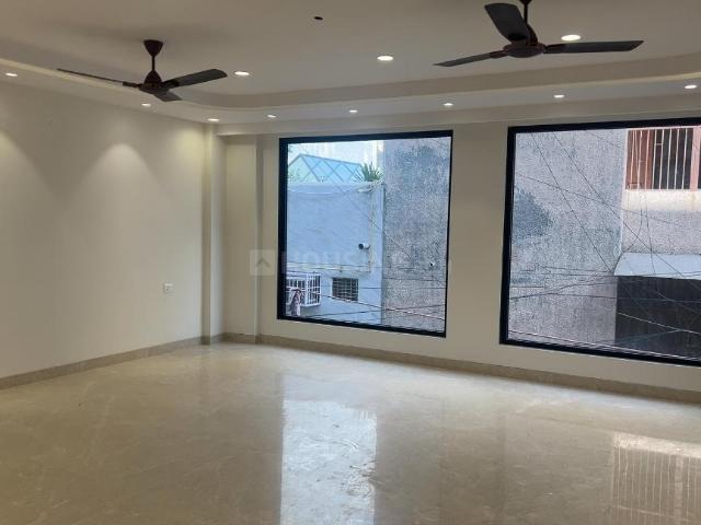 4 BHK Independent Builder Floor in Punjabi Bagh for resale West Delhi. The reference number is 15220821