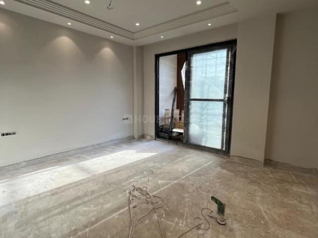 4 BHK Independent Builder Floor in Punjabi Bagh for resale West Delhi. The reference number is 17302995