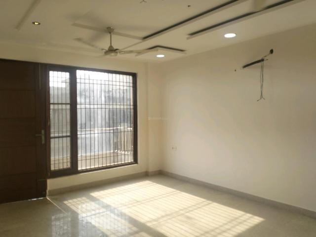 4 BHK Independent Builder Floor in Punjabi Bagh for resale West Delhi. The reference number is 17365728