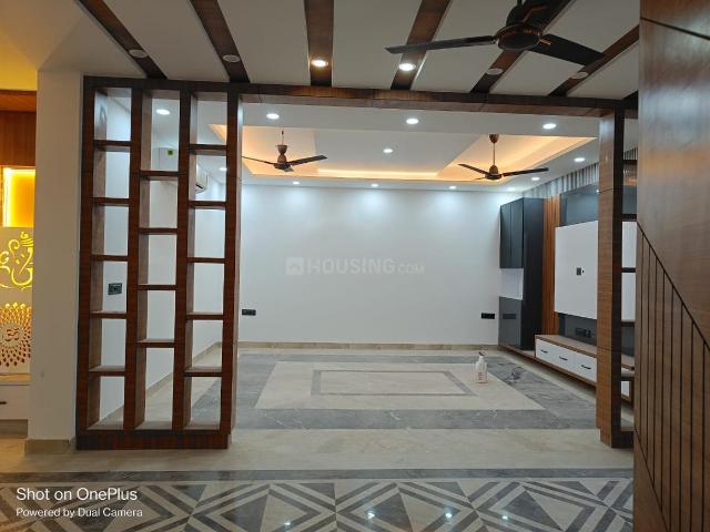 4 BHK Independent Builder Floor in Palam Vihar for rent Gurgaon. The reference number is 11210918