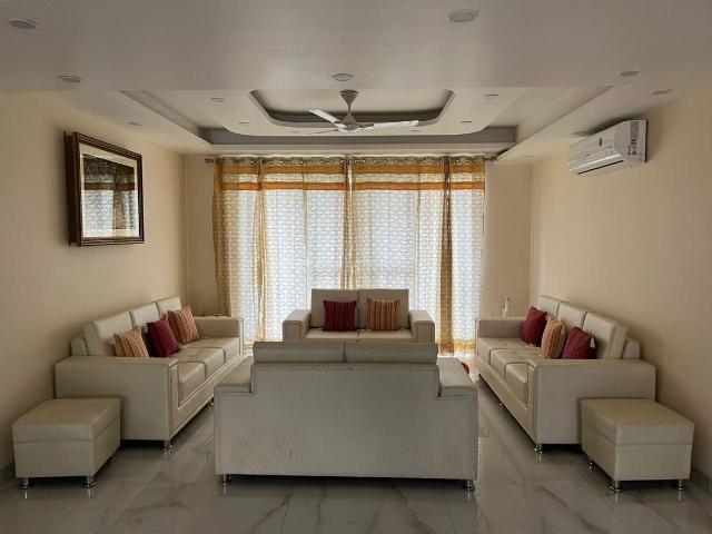 4 BHK Independent Builder Floor in Palam Vihar for rent Gurgaon. The reference number is 20284835