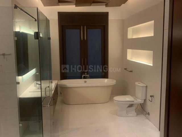 4 BHK Independent Builder Floor in Panchsheel Park for rent New Delhi. The reference number is 20473418