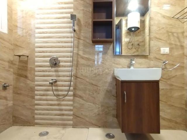 4 BHK Independent Builder Floor in Panchsheel Park for rent New Delhi. The reference number is 20703777