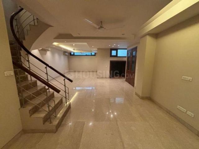 4 BHK Independent Builder Floor in Panchsheel Park for resale New Delhi. The reference number is 19427908