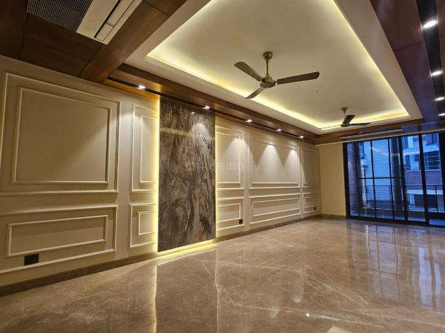 4 BHK Independent Builder Floor in Panchsheel Park for resale New Delhi. The reference number is 20420310