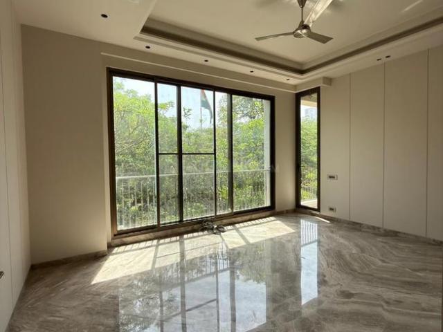 4 BHK Independent Builder Floor in Panchsheel Park for resale New Delhi. The reference number is 20660761