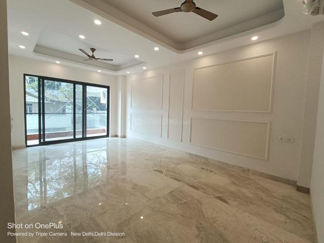 4 BHK Independent Builder Floor in Panchsheel Park for resale New Delhi. The reference number is 20723586