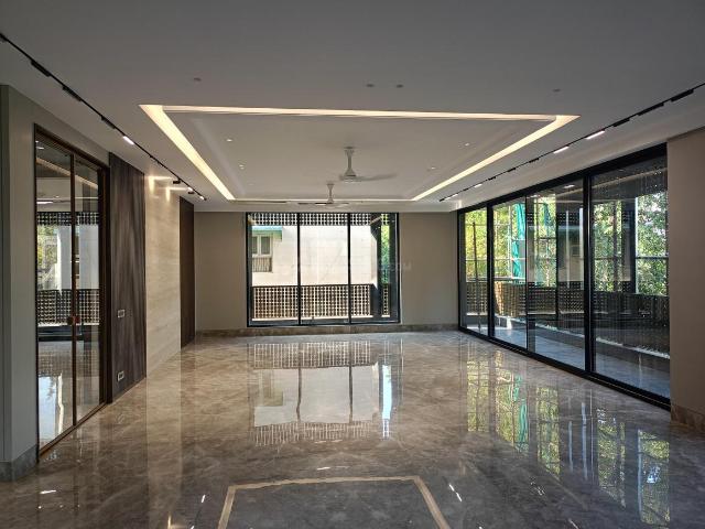 4 BHK Independent Builder Floor in Panchsheel Park for resale New Delhi. The reference number is 20841025