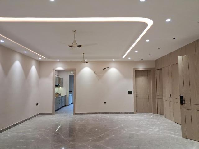 4 BHK Independent Builder Floor in Paschim Vihar for rent New Delhi. The reference number is 20268517