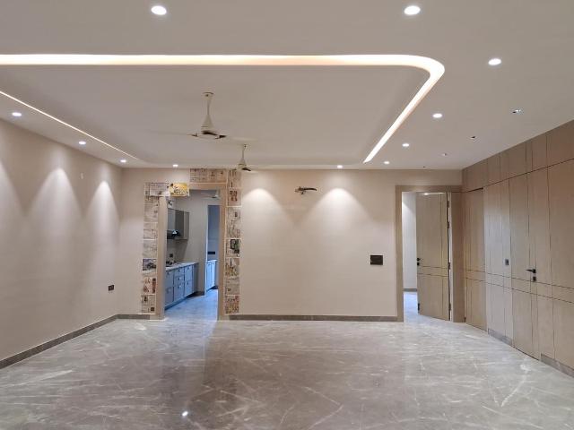 4 BHK Independent Builder Floor in Paschim Vihar for rent New Delhi. The reference number is 20696904