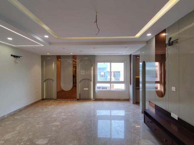 4 BHK Independent Builder Floor in Paschim Vihar for resale New Delhi. The reference number is 16461202