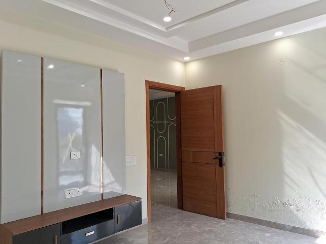 4 BHK Independent Builder Floor in Paschim Vihar for resale New Delhi. The reference number is 17574681