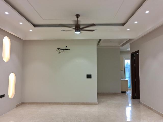 4 BHK Independent Builder Floor in Paschim Vihar for resale New Delhi. The reference number is 18727856