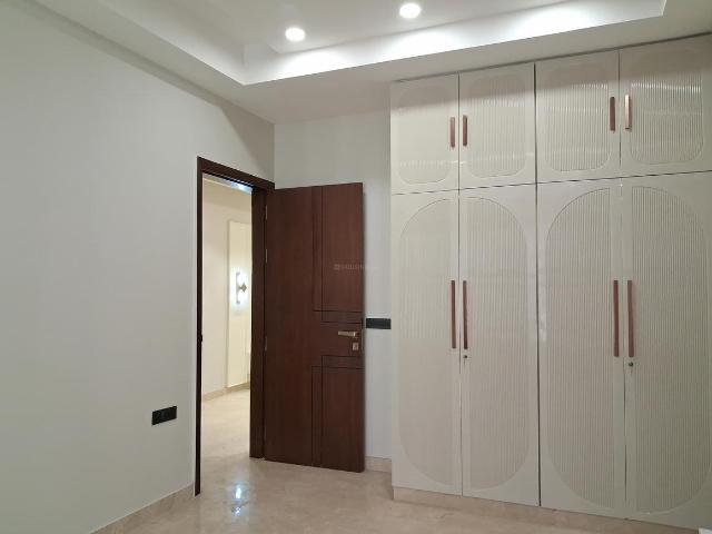 4 BHK Independent Builder Floor in Paschim Vihar for resale New Delhi. The reference number is 18993754
