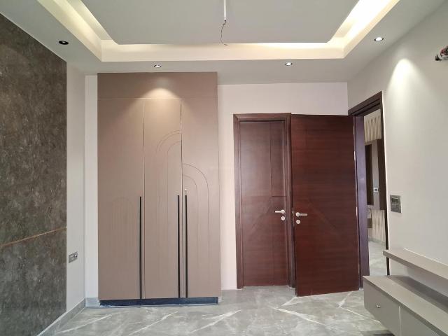 4 BHK Independent Builder Floor in Paschim Vihar for resale New Delhi. The reference number is 19450738